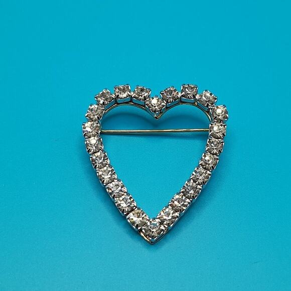 Vintage Clear Rhinestone Heart Brooch, Gold Tone, Prong Set Rhinestones, 1 1/2" - Picture 7 of 10